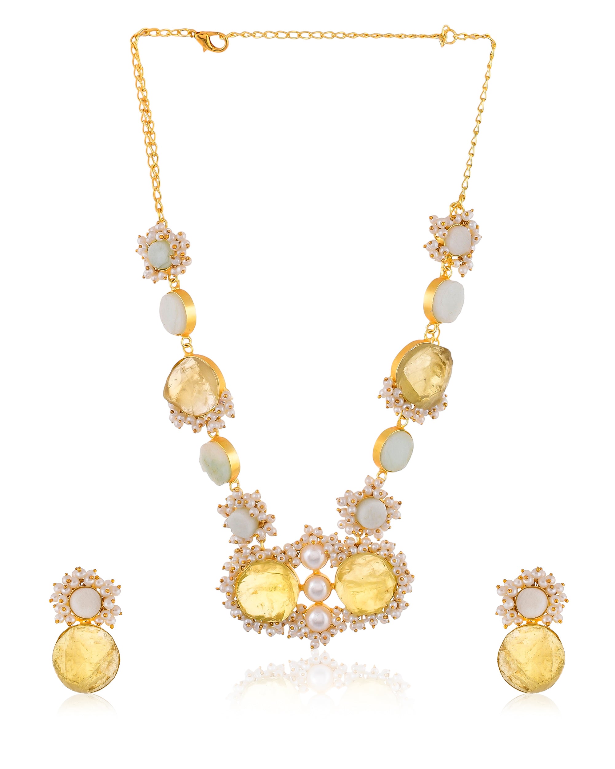 BEAUTIFUL PEARL BEEDED NECKLACE